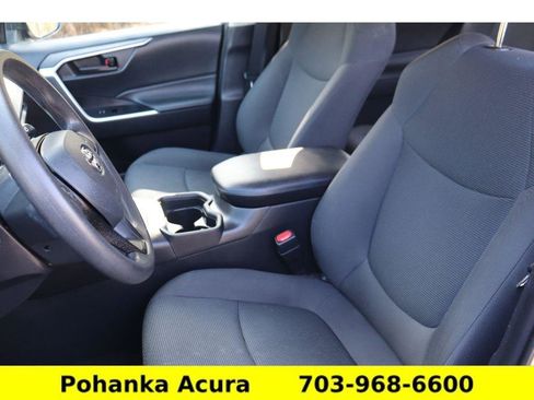 Used 2021 Toyota RAV4 LE image 22