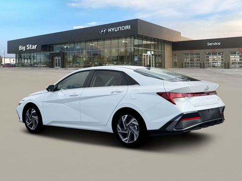 New 2026 Hyundai Elantra Limited FWD image 4