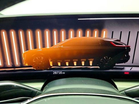 Used 2024 Cadillac Lyriq Luxury RWD image 14