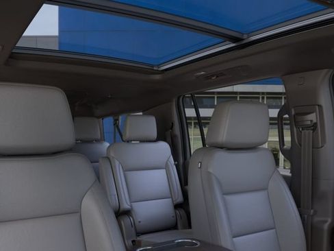 New 2026 Chevrolet Suburban Z71 w/ Z71 Off-Road Package AWD/4WD image 24
