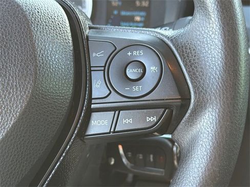 Used 2021 Toyota Corolla LE image 27