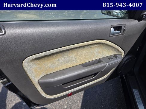 Used 2006 Ford Mustang GT RWD image 25