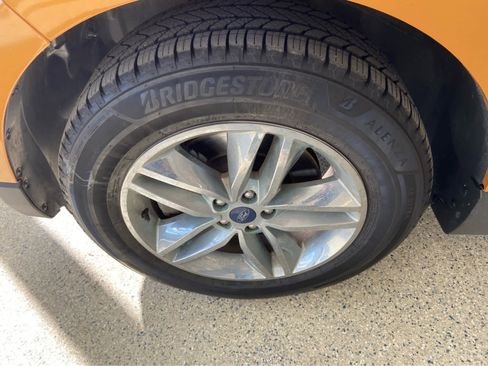 Used 2016 Ford Edge SEL image 11