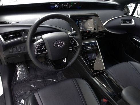 Used 2017 Toyota Mirai FWD image 28