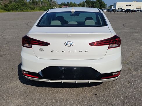 Used 2019 Hyundai Elantra SEL FWD image 6