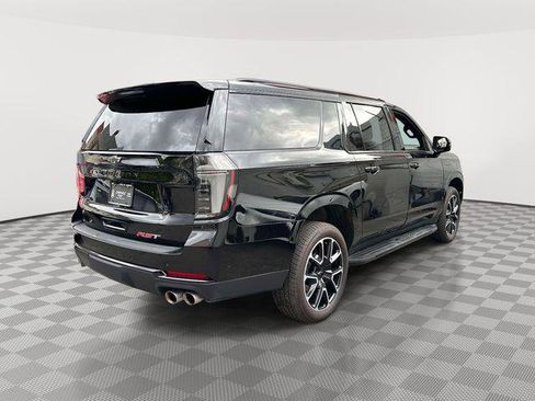 Used 2026 Chevrolet Suburban RST w/ Comfort Package AWD/4WD image 2