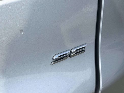 Used 2017 Ford Fusion SE w/ Fusion SE Technology Package FWD image 6