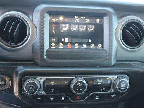 Used 2022 Jeep Wrangler Unlimited Sport AWD/4WD image 14