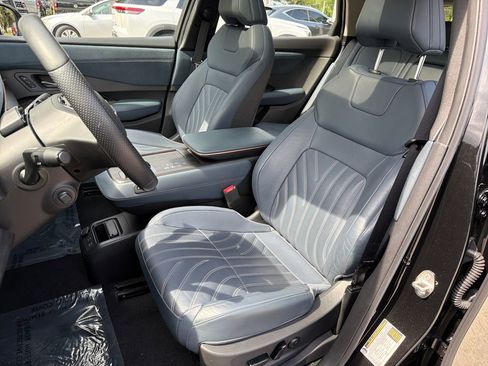 Used 2024 Nissan Ariya AWD image 33