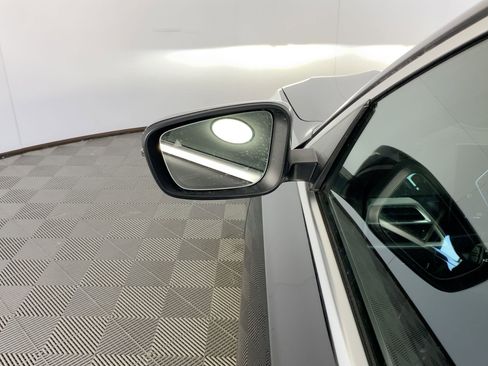 Certified 2025 BMW 330i Sedan image 19