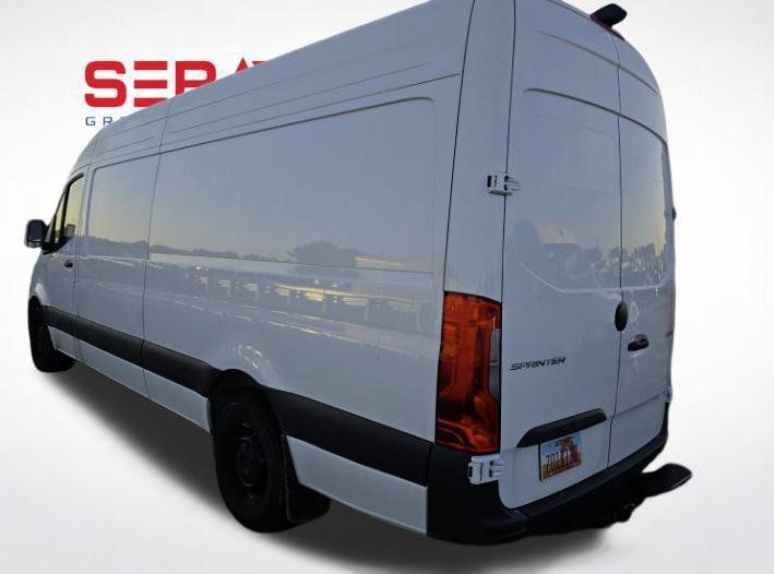 Used 2025 Mercedes-Benz Sprinter 2500 image 4