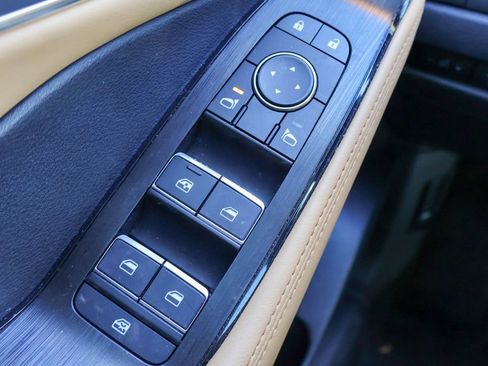 Used 2023 Nissan Rogue Platinum image 17