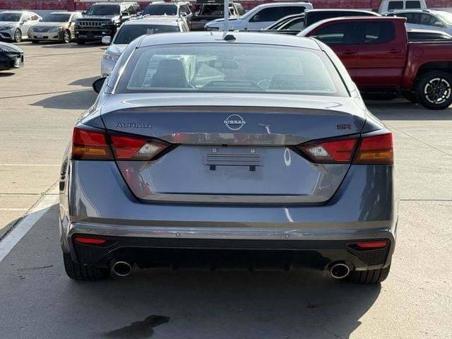 Used 2024 Nissan Altima 2.5 SR FWD image 5