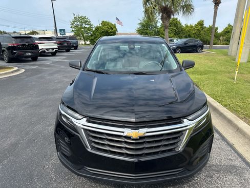 Used 2023 Chevrolet Equinox LS AWD/4WD image 3