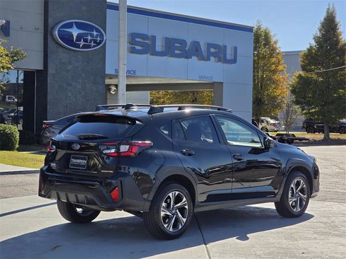 Used 2024 Subaru Crosstrek 2.0i Premium image 5