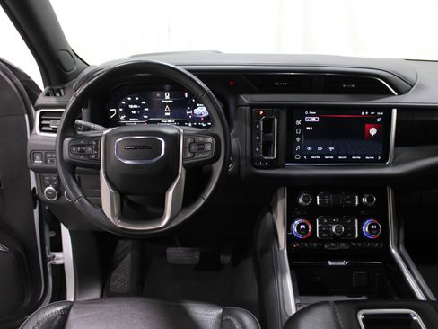 Used 2024 GMC Yukon Denali image 2