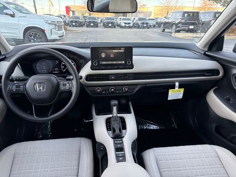 Used 2025 Honda HR-V LX image 12