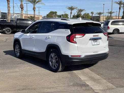 Used 2024 GMC Terrain SLT image 4