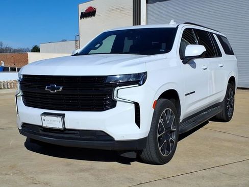 Used 2024 Chevrolet Suburban RST image 1