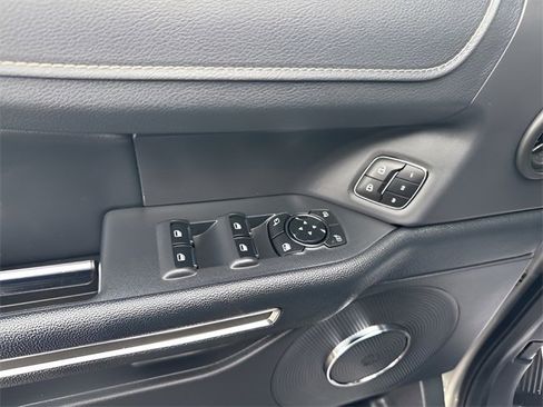 Used 2024 Ford Expedition XLT image 24