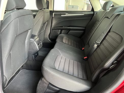 Used 2020 Ford Fusion SE FWD image 20