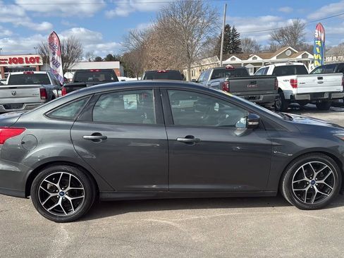 Used 2017 Ford Focus SEL image 10