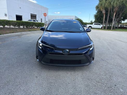 Used 2025 Toyota Corolla LE FWD image 8