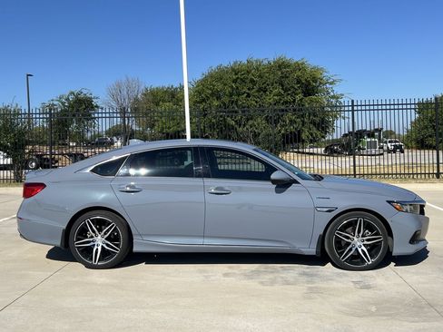 Used 2022 Honda Accord Touring image 3