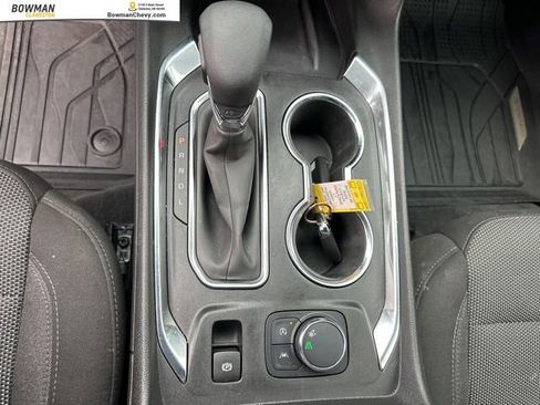 Used 2023 Chevrolet Traverse LT image 17