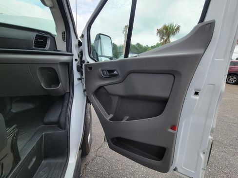 Used 2025 Ford Transit 250 148 Medium Roof RWD image 44