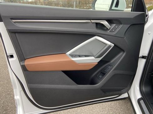 Certified 2025 Audi Q3 2.0T Premium w/ Convenience Package image 23