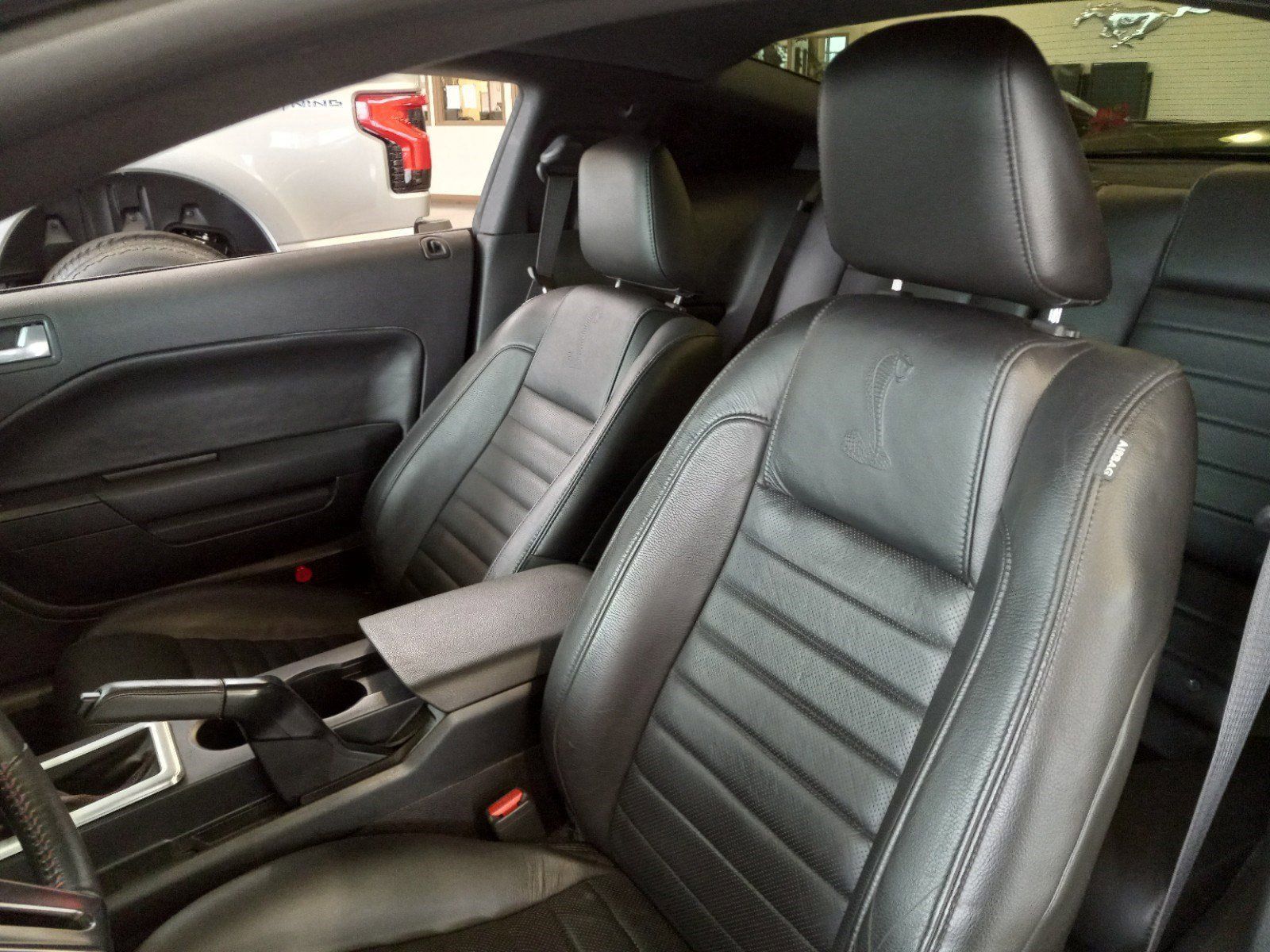 Used 2007 Ford Mustang Shelby GT500 RWD image 10