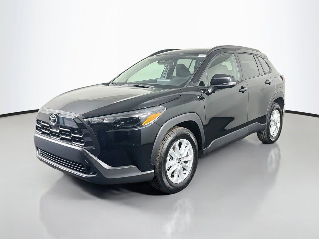 Used 2026 Toyota Corolla Cross LE FWD image 4