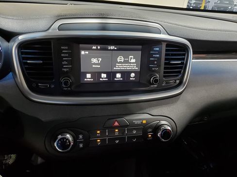 Used 2020 Kia Sorento LX FWD image 28