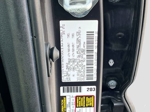 Used 2022 Toyota Tacoma TRD Sport w/ TRD Premium Sport Package AWD/4WD image 32