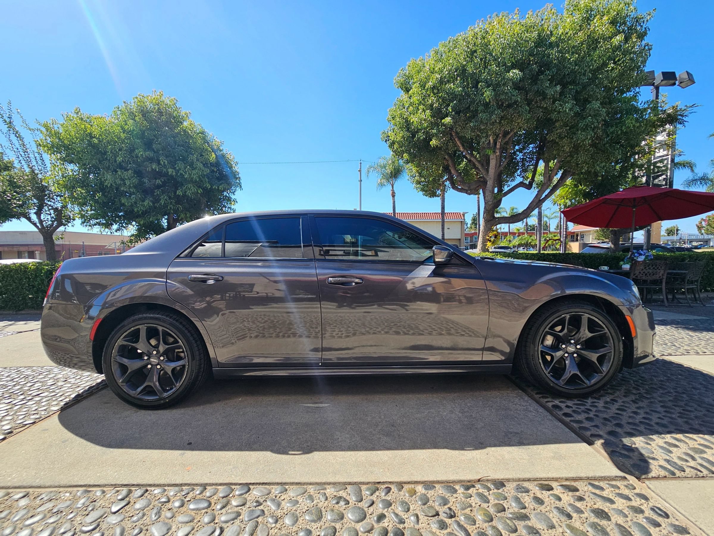 Used 2021 Chrysler 300 Touring L RWD image 4