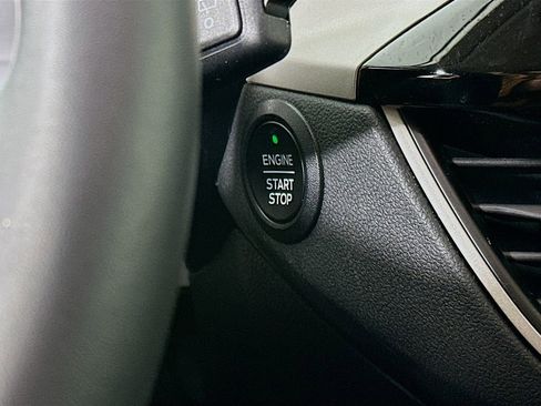 Used 2022 Ford Escape SE w/ Convenience Package image 19