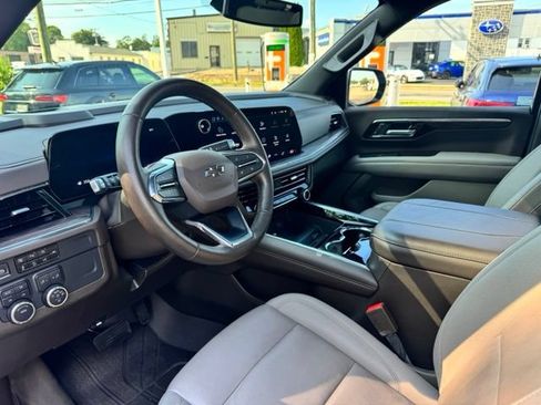 Used 2025 Chevrolet Suburban Z71 w/ Comfort Package AWD/4WD image 25