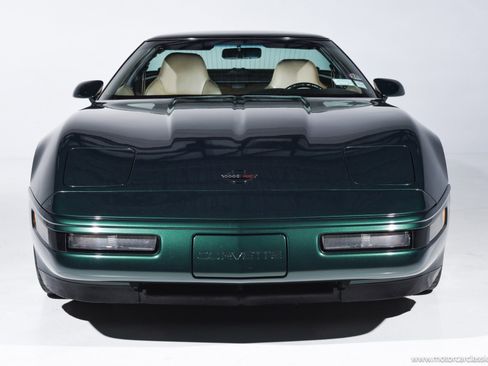 Used 1994 Chevrolet Corvette Coupe image 2