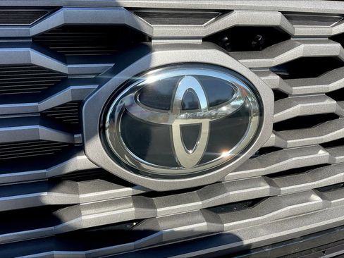 Used 2021 Toyota Tacoma TRD Sport w/ Technology Package image 27