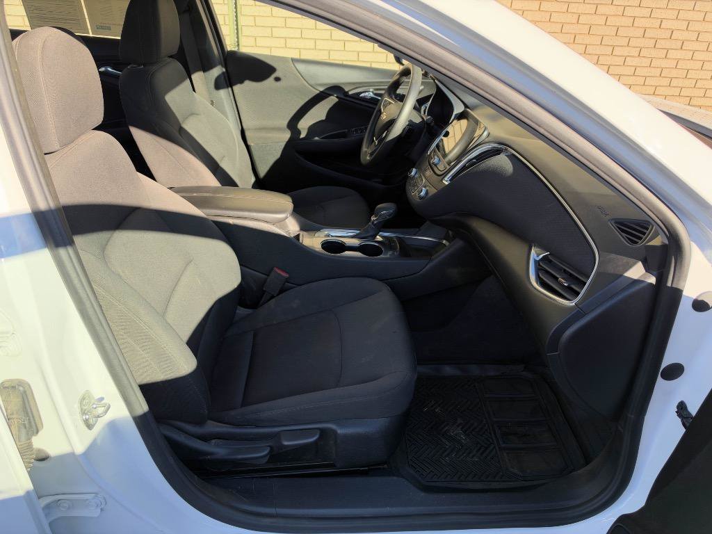 Used 2021 Chevrolet Malibu LT FWD image 16