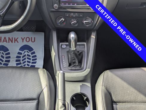 Used 2017 Volkswagen Jetta SE FWD image 18