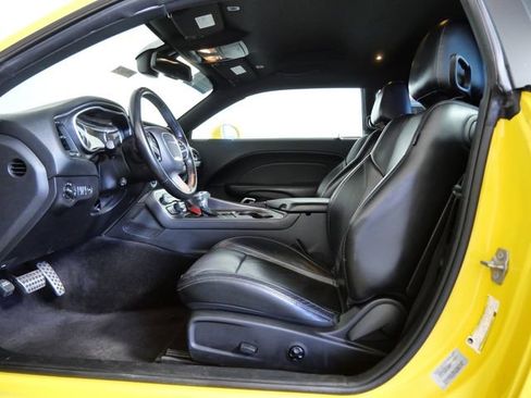 Used 2017 Dodge Challenger SXT Plus image 14