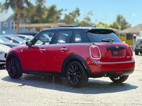 Used 2021 MINI Cooper 4-Door Hardtop image 5