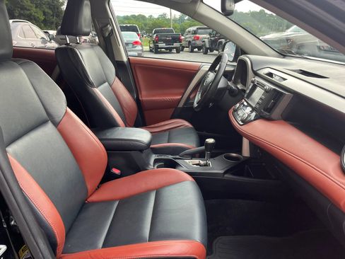 Used 2013 Toyota RAV4 Limited AWD/4WD image 12