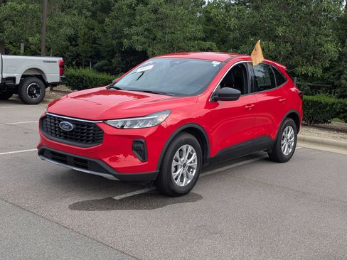 Used 2024 Ford Escape Active w/ Tech Pack #1 AWD/4WD image 8