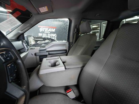 Used 2016 Ford F150 XLT w/ XTR Package image 10