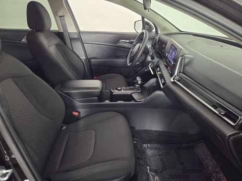 Used 2024 Kia Sportage LX FWD image 32