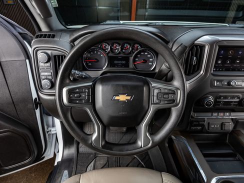 Used 2023 Chevrolet Silverado 2500 Custom w/ Custom Convenience Package image 18