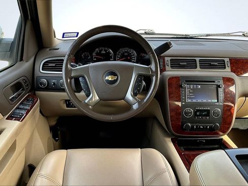 Used 2013 Chevrolet Avalanche LTZ image 5